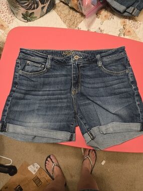 Arizona Jean Company Womens Dark Wash Rolled Hem Denim Shorts - Blue